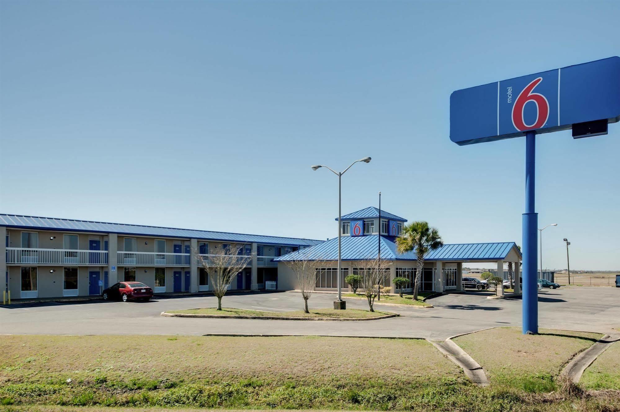 6-jennings, La Hotel