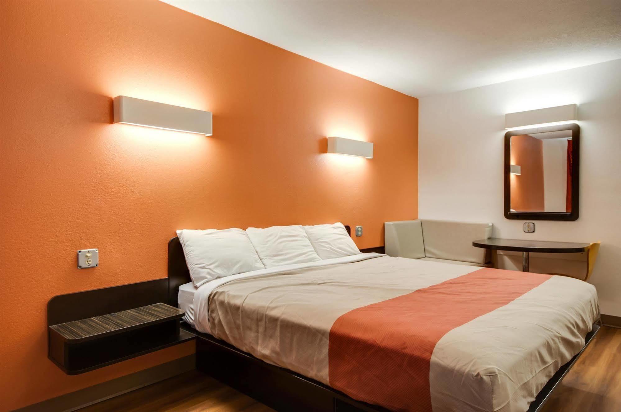Hotel 6-jennings, La 3*