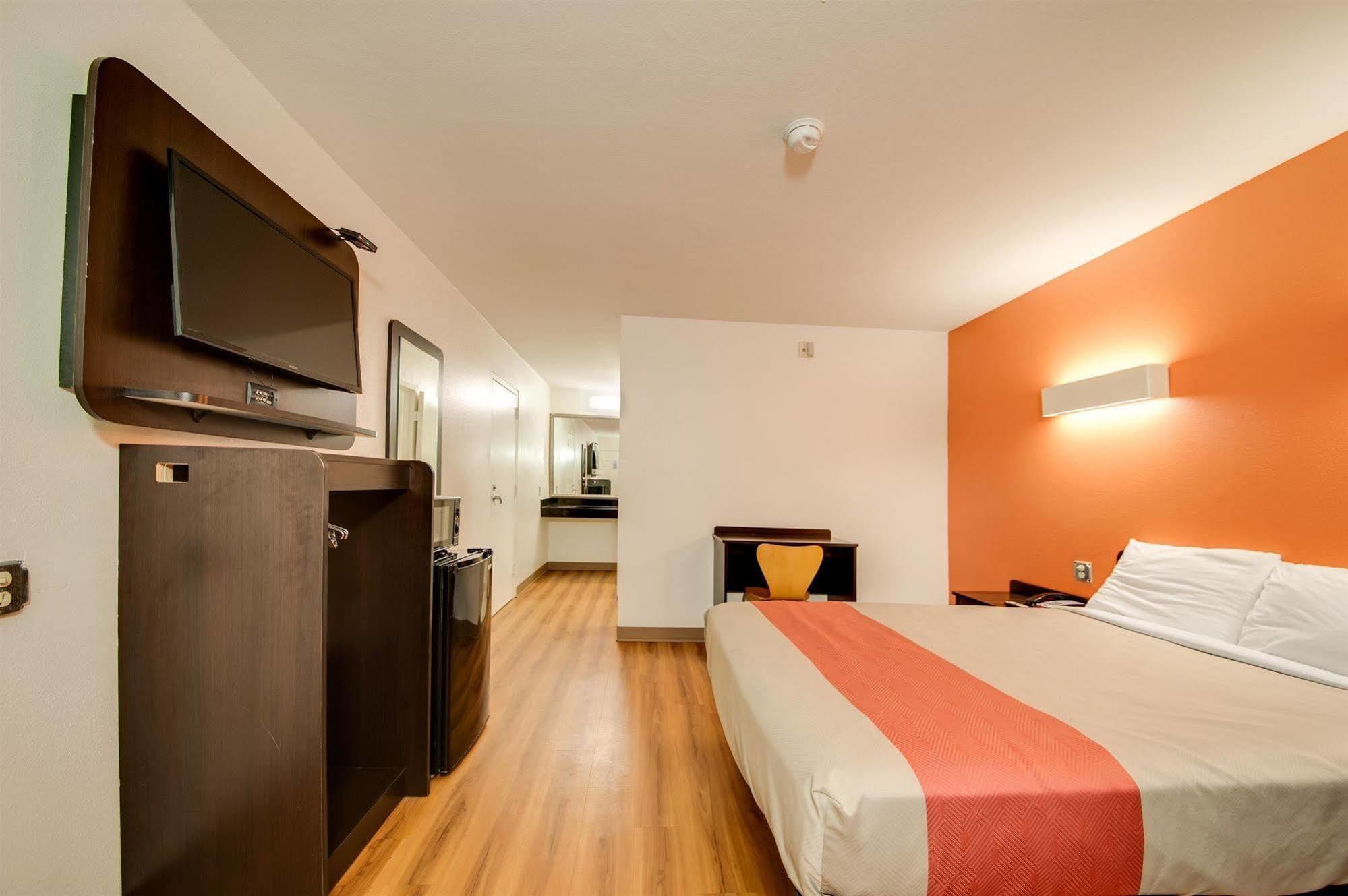 Hotel 6-jennings, La 3*