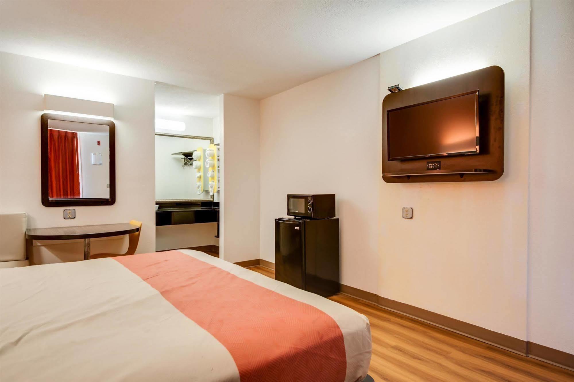 6-jennings, La Hotel 3*